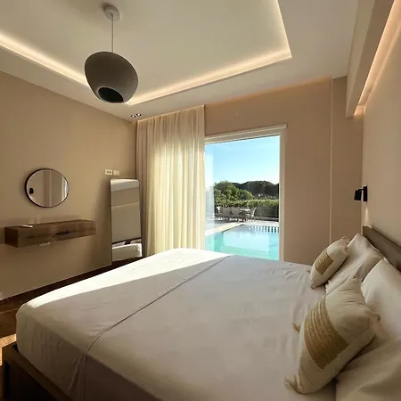 Sunset Aura Riverside & Pool
