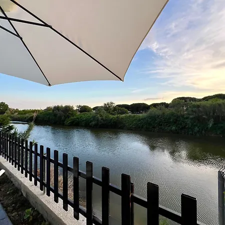 Sunset Aura Riverside & Pool *