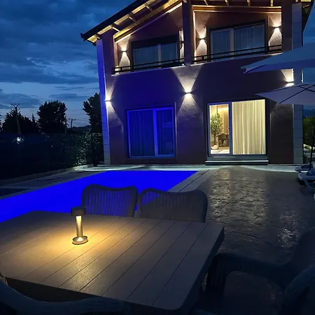 Villa Sunset Aura Riverside & Pool